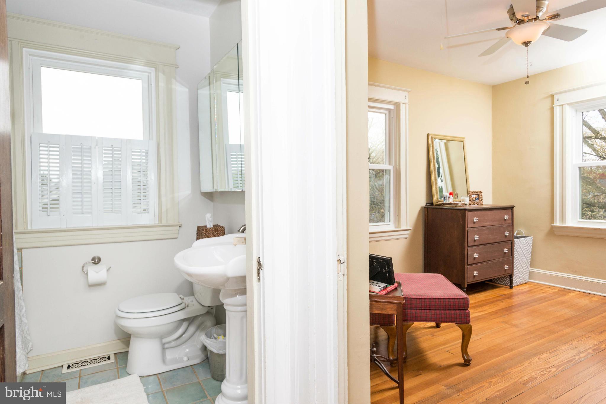 1015 Overbrook Road Baltimore, MD 21239 - Photo 14 of 18 2nd floor Hall