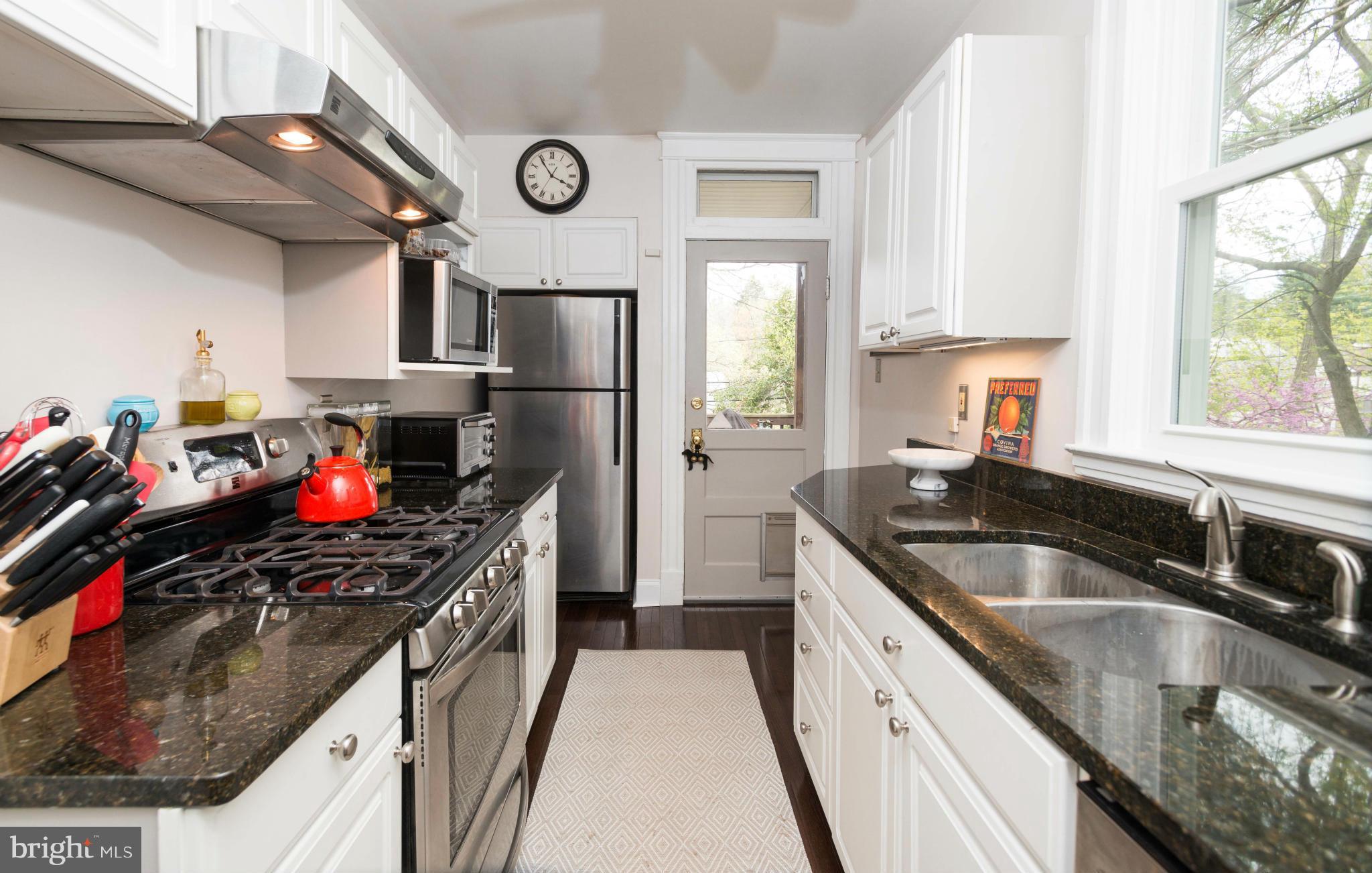 1015 Overbrook Road Baltimore, MD 21239 - Photo 9 of 18 Kitchen