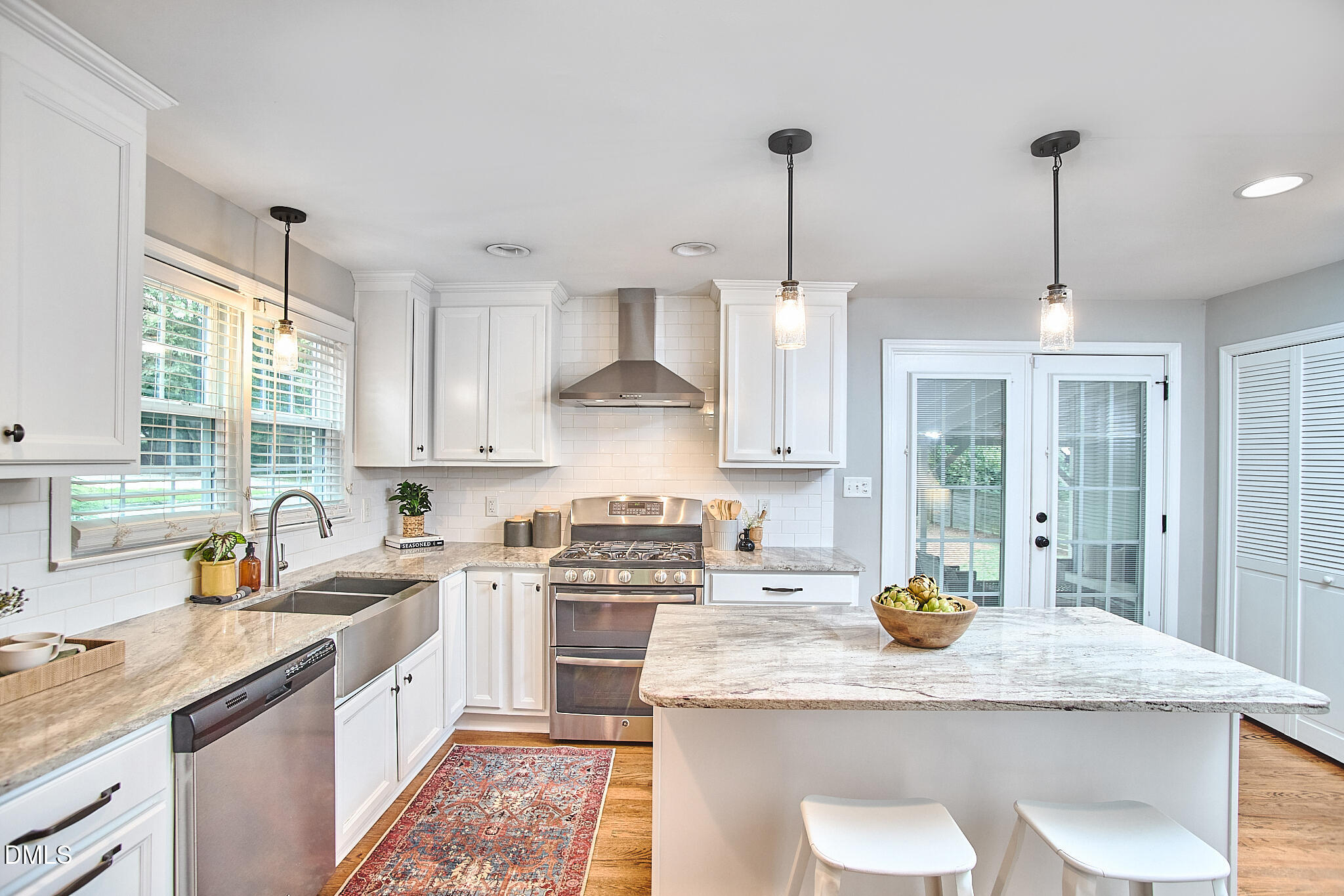 626 Glascock Street Raleigh, NC 27604 - Photo 11 of 34 090