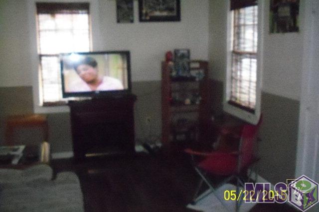 2023 Highway 182 Raceland, LA 70394 - Photo 3 of 14 Living Room