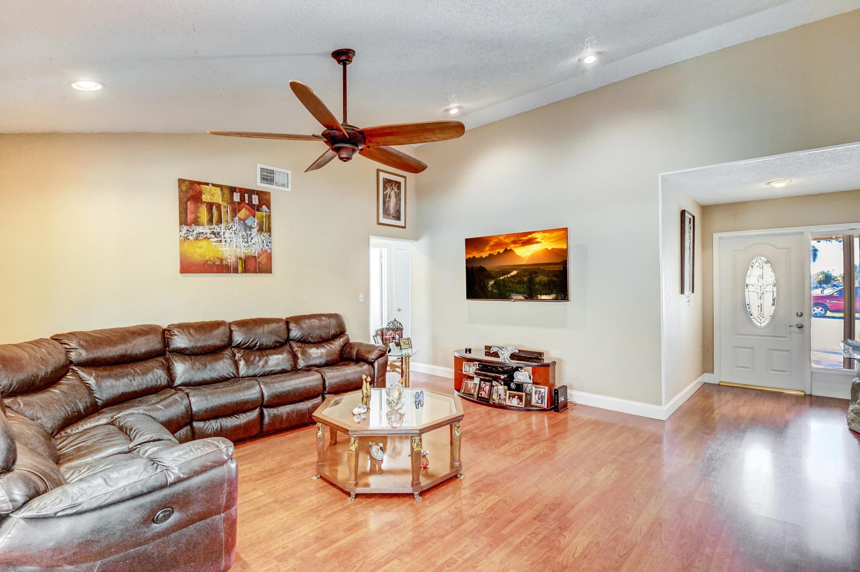 9261 Southampton Place Boca Raton, FL 33434 - Photo 12 of 66 Recessed Lighting