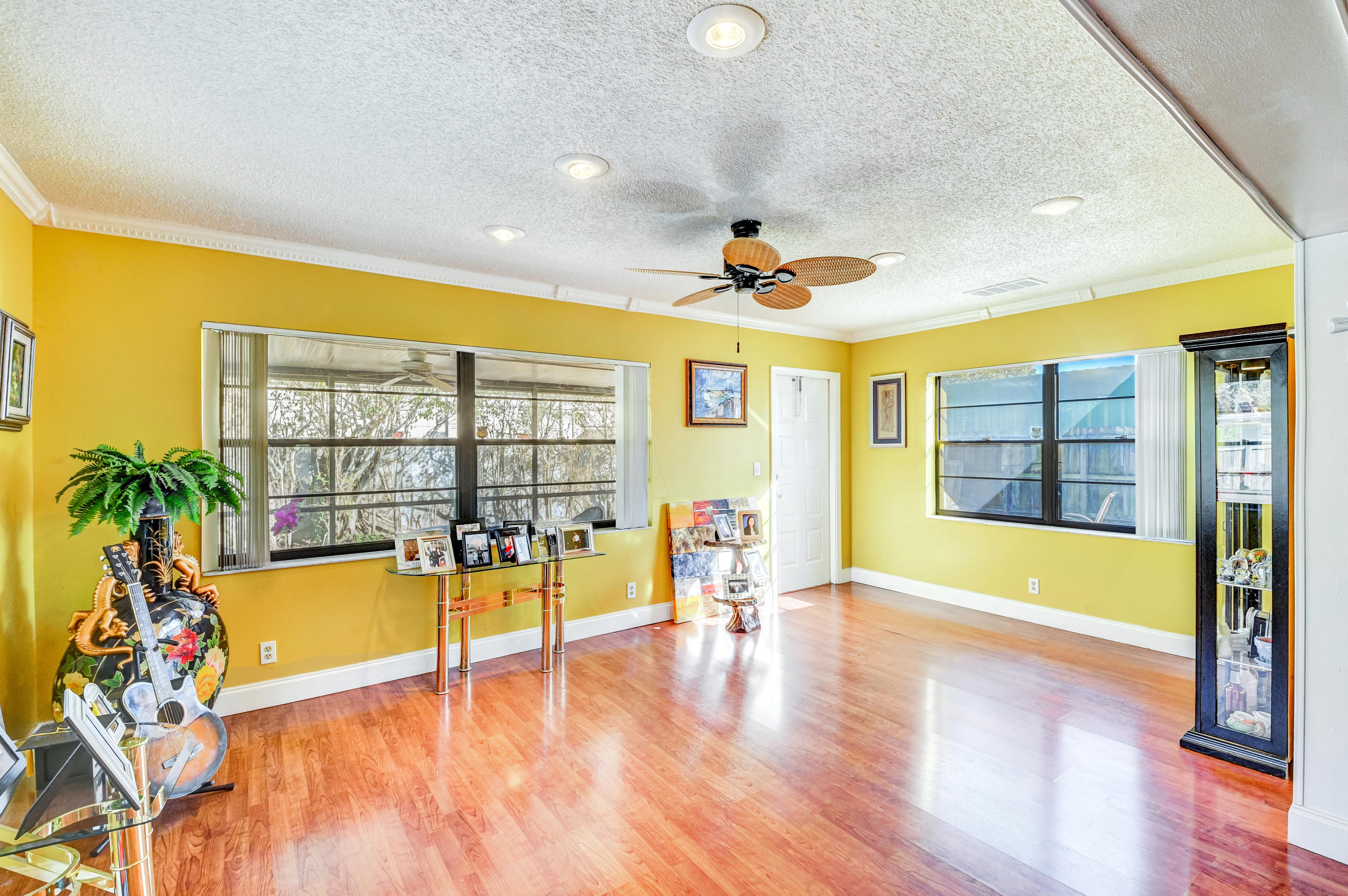 9261 Southampton Place Boca Raton, FL 33434 - Photo 23 of 66 Bonus Room! Pool Table!