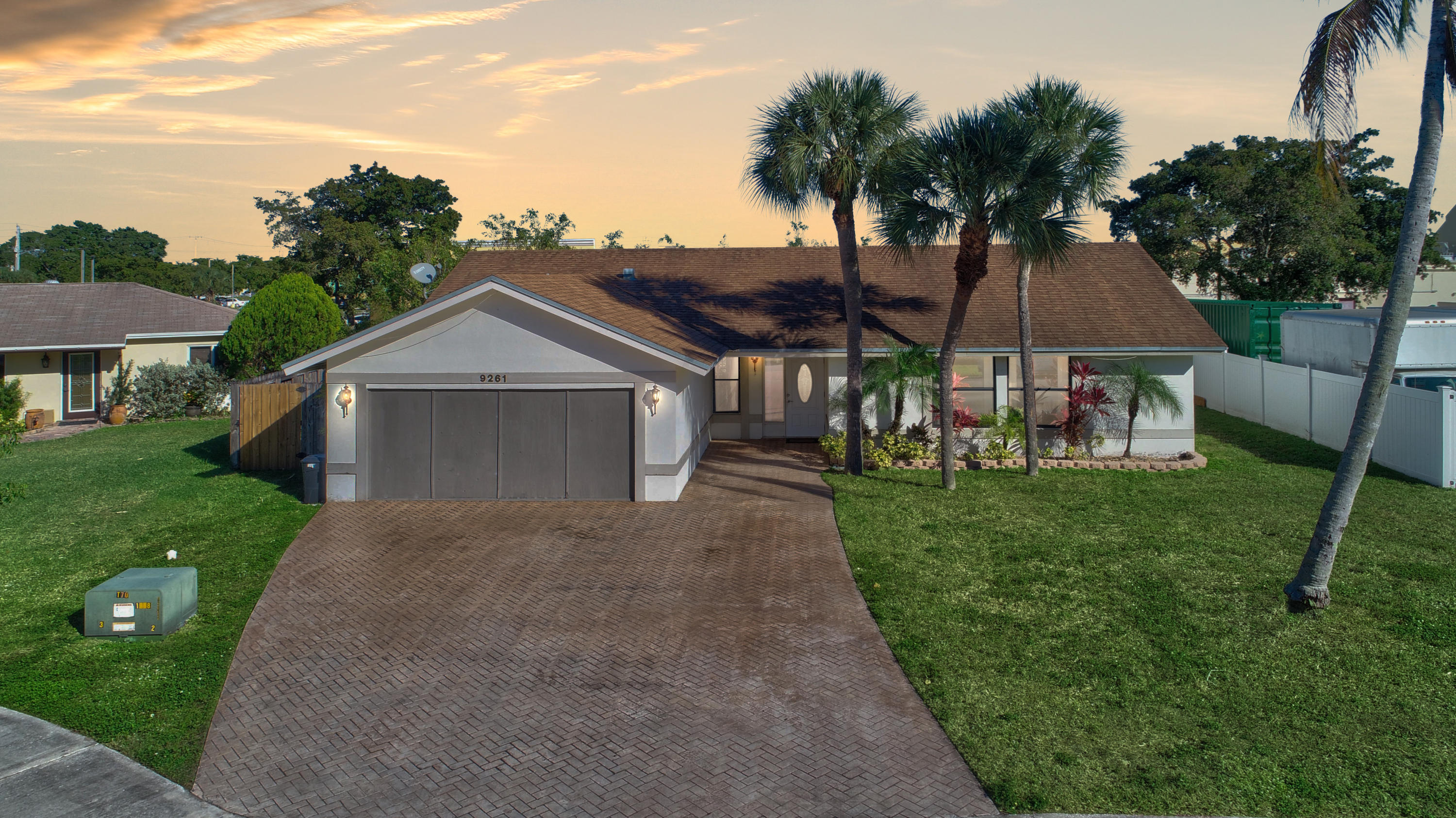 9261 Southampton Place Boca Raton, FL 33434 - Photo 3 of 66 3 Car wide