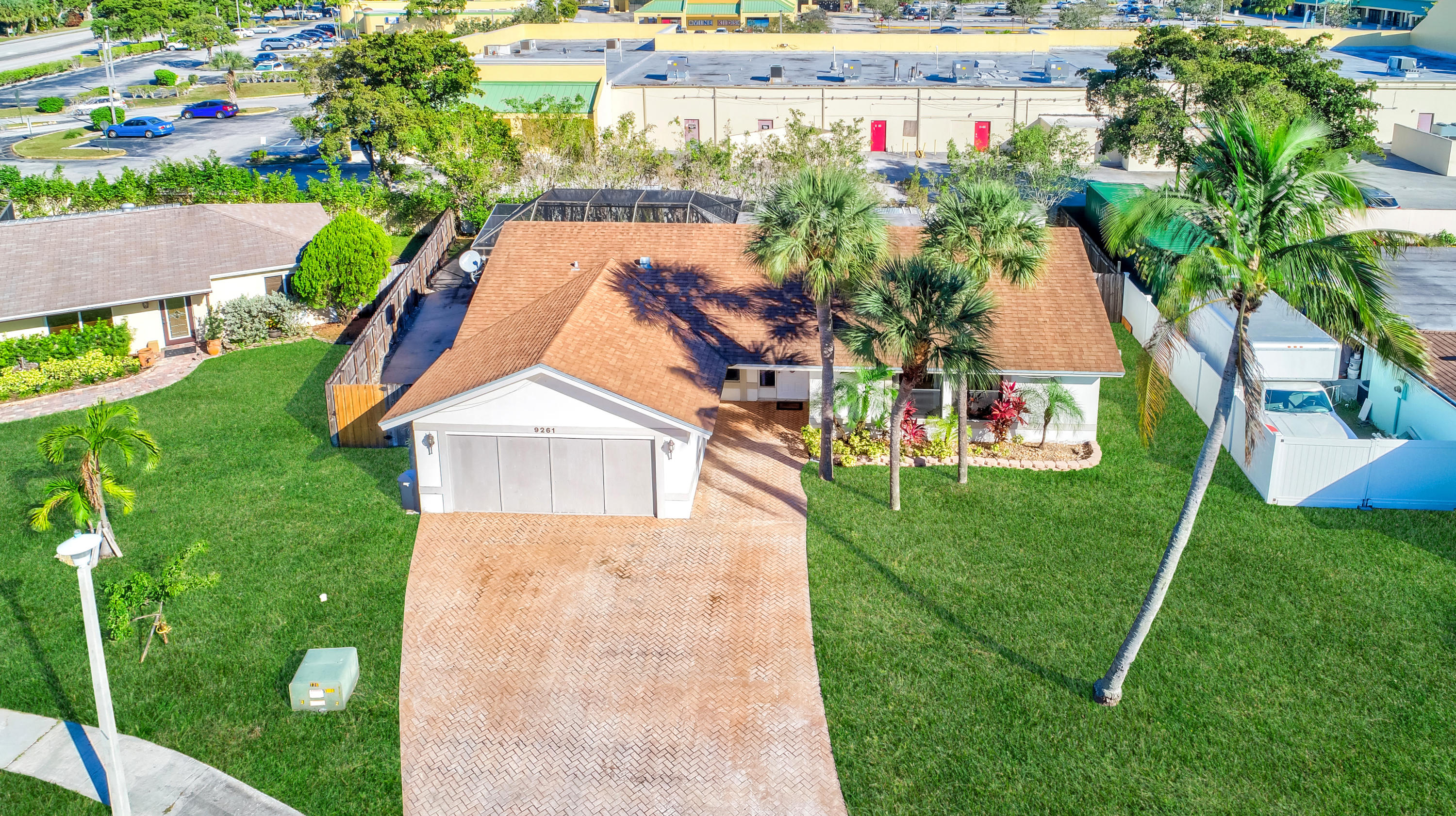 9261 Southampton Place Boca Raton, FL 33434 - Photo 53 of 66 6 Cars at least