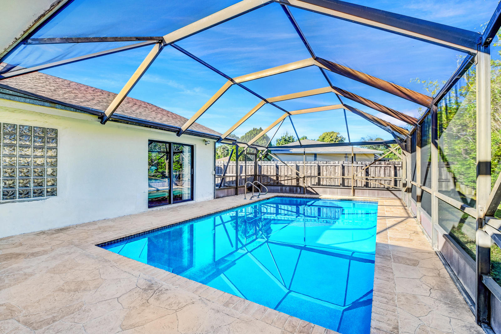 9261 Southampton Place Boca Raton, FL 33434 - Photo 9 of 66 Large Screened in Private Pool