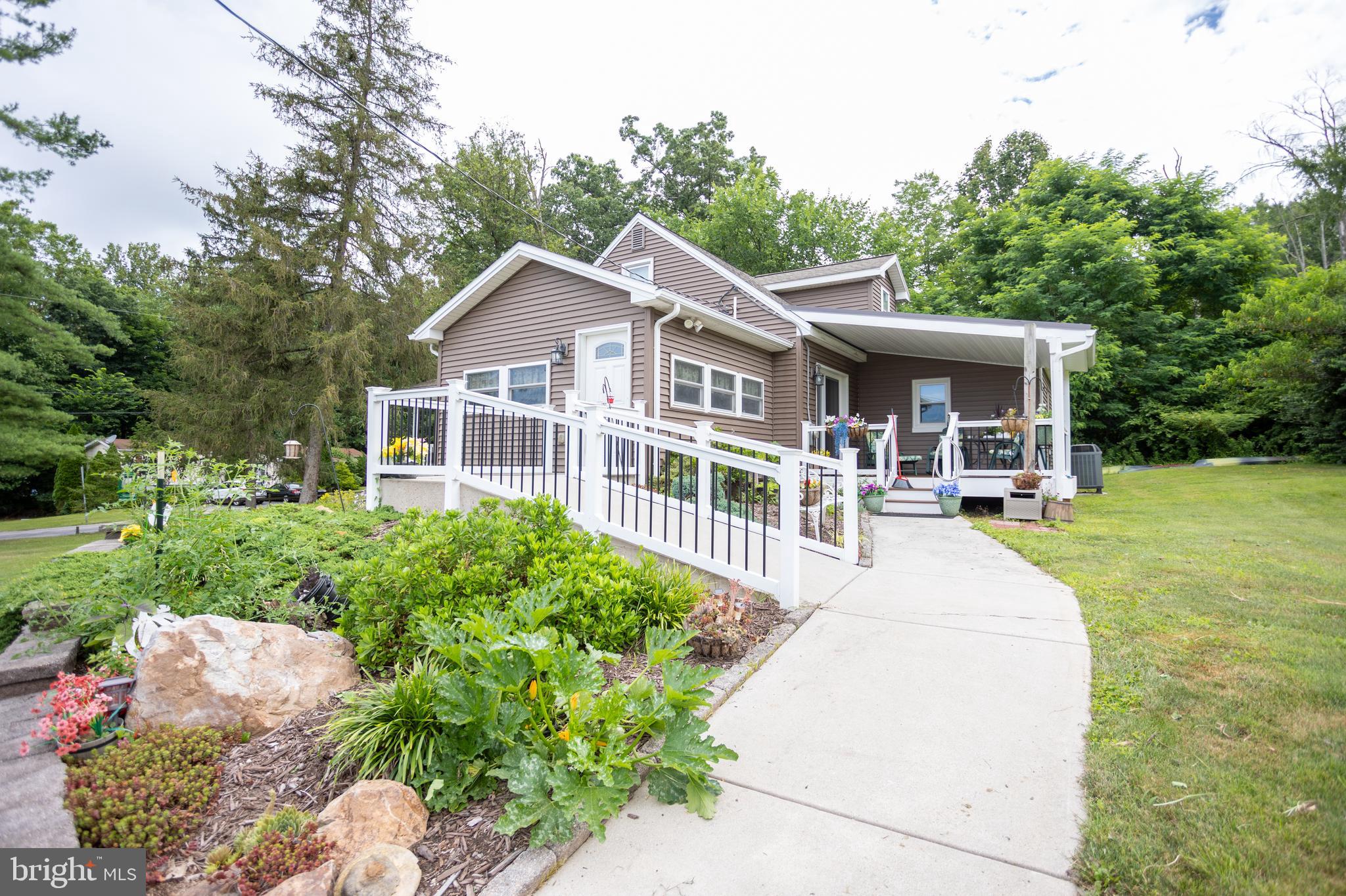 395 Green Springs Road Hanover, PA 17331 - Photo 3 of 61 Gallery Image 3