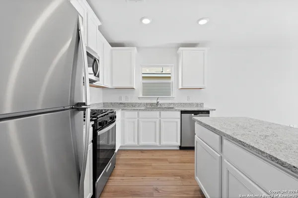 $1,915 | 11940 Stroud Drive, San Antonio, TX 78252