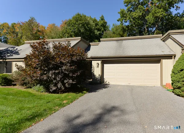 $469,900 | 2 Heritage Crest Drive, Unit C, Southbury, CT 06488