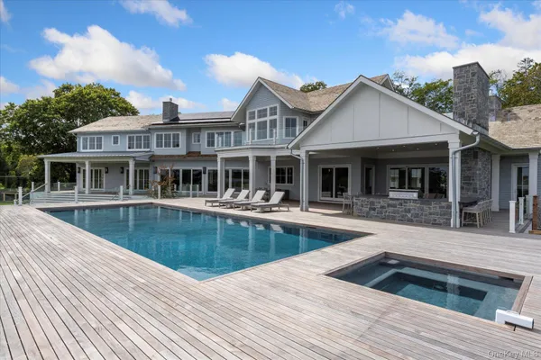 $13,950,000 | 551 Main Street, Quiogue, NY 11978