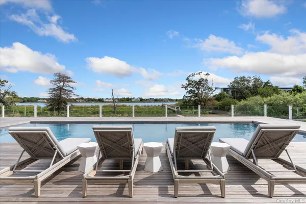 $13,950,000 | 551 Main Street, Quiogue, NY 11978