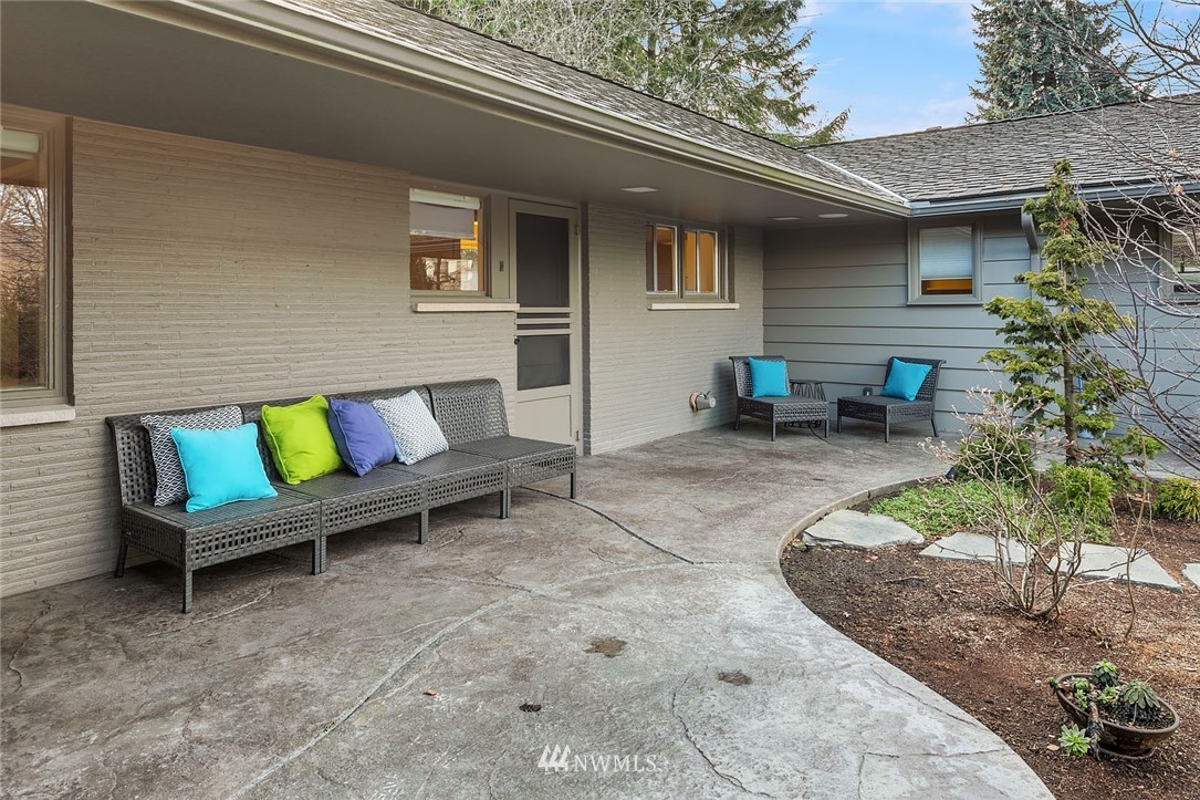 6570 Northeast Windermere Road Seattle, WA 98105 - Photo 20 of 37