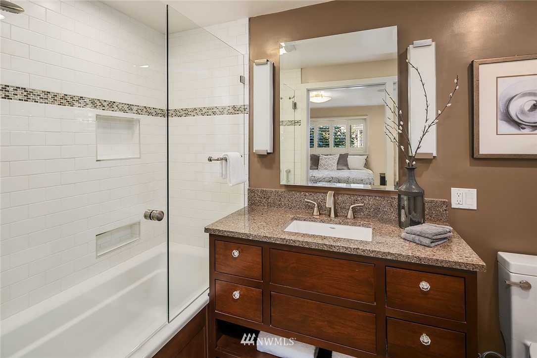 6570 Northeast Windermere Road Seattle, WA 98105 - Photo 22 of 37