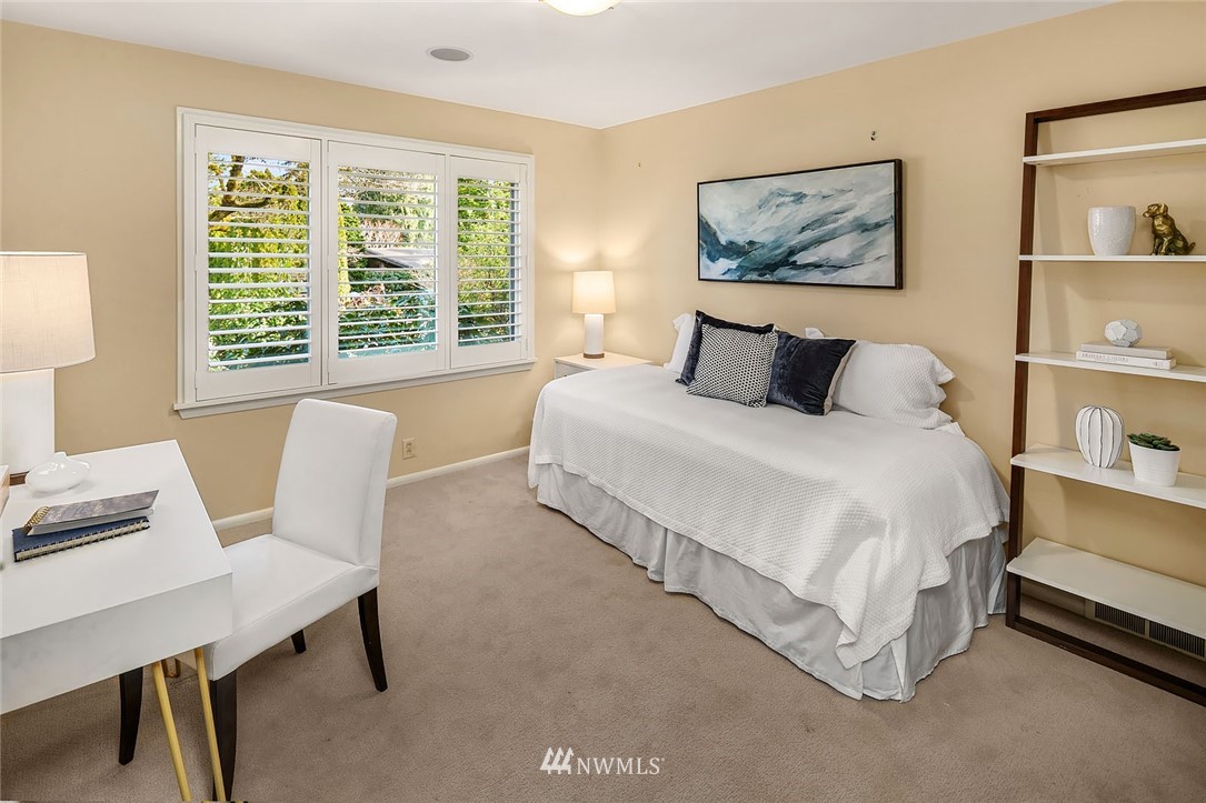 6570 Northeast Windermere Road Seattle, WA 98105 - Photo 25 of 37