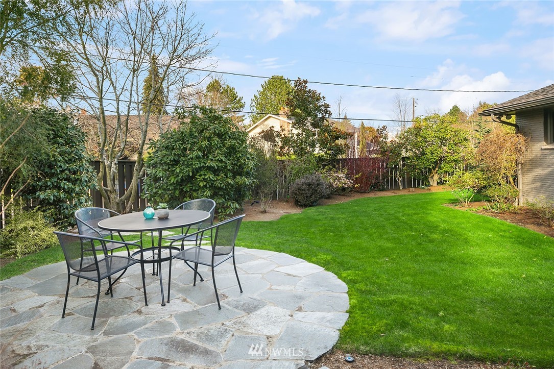 6570 Northeast Windermere Road Seattle, WA 98105 - Photo 27 of 37