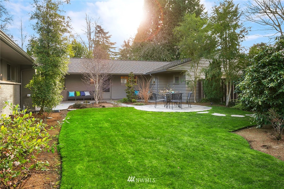 6570 Northeast Windermere Road Seattle, WA 98105 - Photo 29 of 37