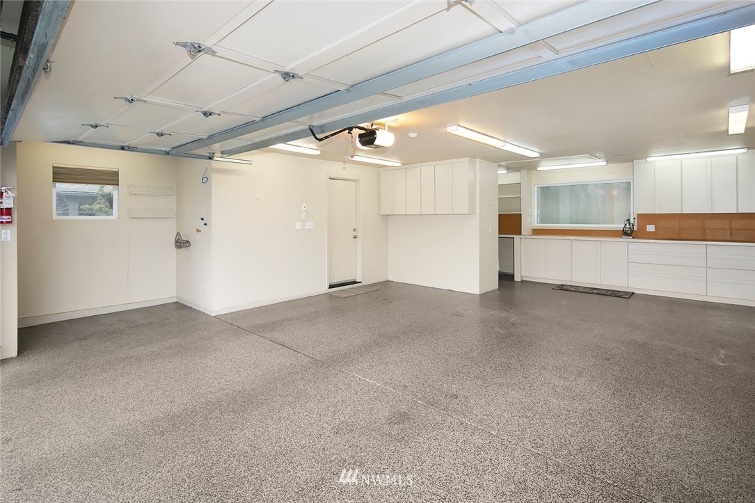 6570 Northeast Windermere Road Seattle, WA 98105 - Photo 33 of 37