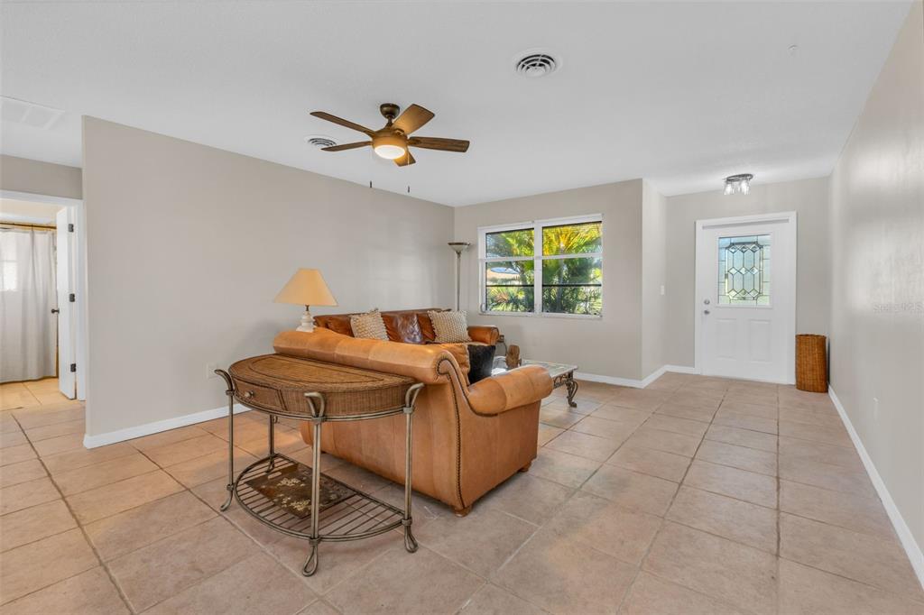194 Caddy Road Rotonda West, FL 33947 - Photo 4 of 46