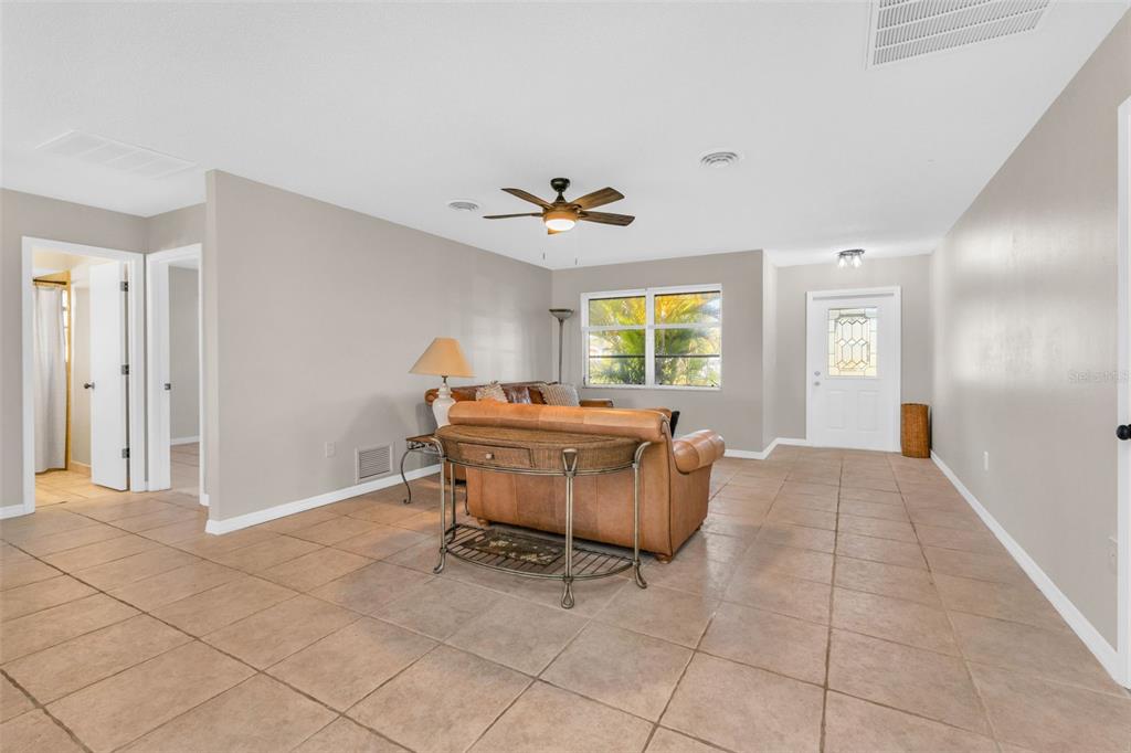 194 Caddy Road Rotonda West, FL 33947 - Photo 6 of 46