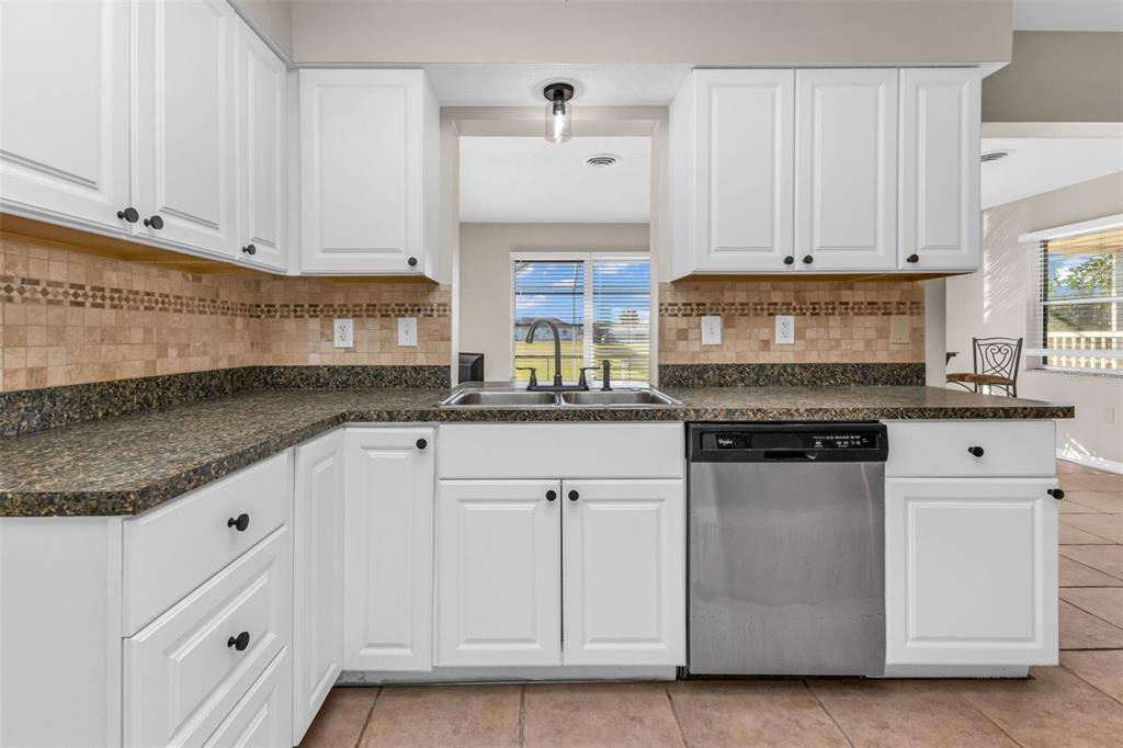 194 Caddy Road Rotonda West, FL 33947 - Photo 9 of 46