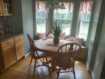 28 Hornbeam Road Coventry, RI 02816 - Photo 8 of 20 BREAKFAST ALCOVE