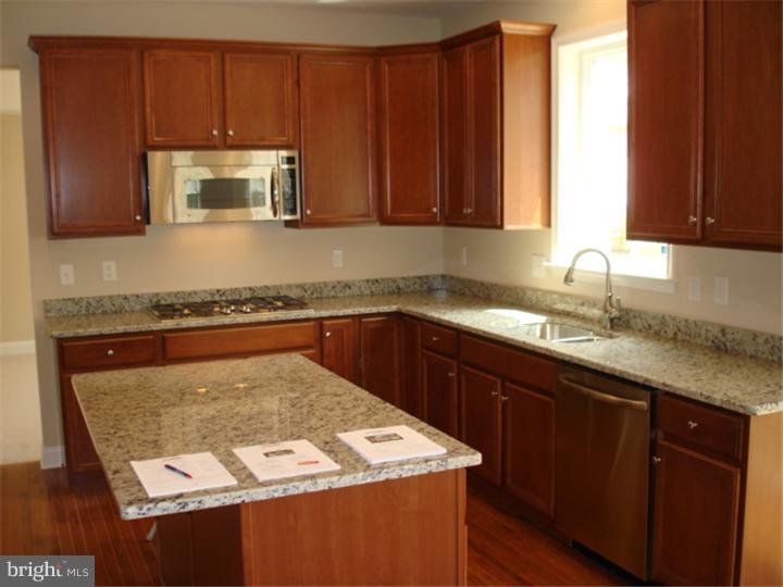 19 Stanwyck Road Mount Laurel, NJ 08054 - Photo 2 of 12 Kitchen