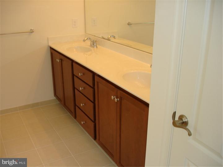19 Stanwyck Road Mount Laurel, NJ 08054 - Photo 12 of 12 Master Bathroom