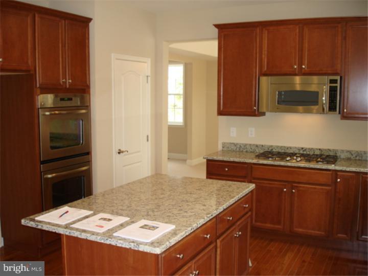 19 Stanwyck Road Mount Laurel, NJ 08054 - Photo 3 of 12 Kitchen