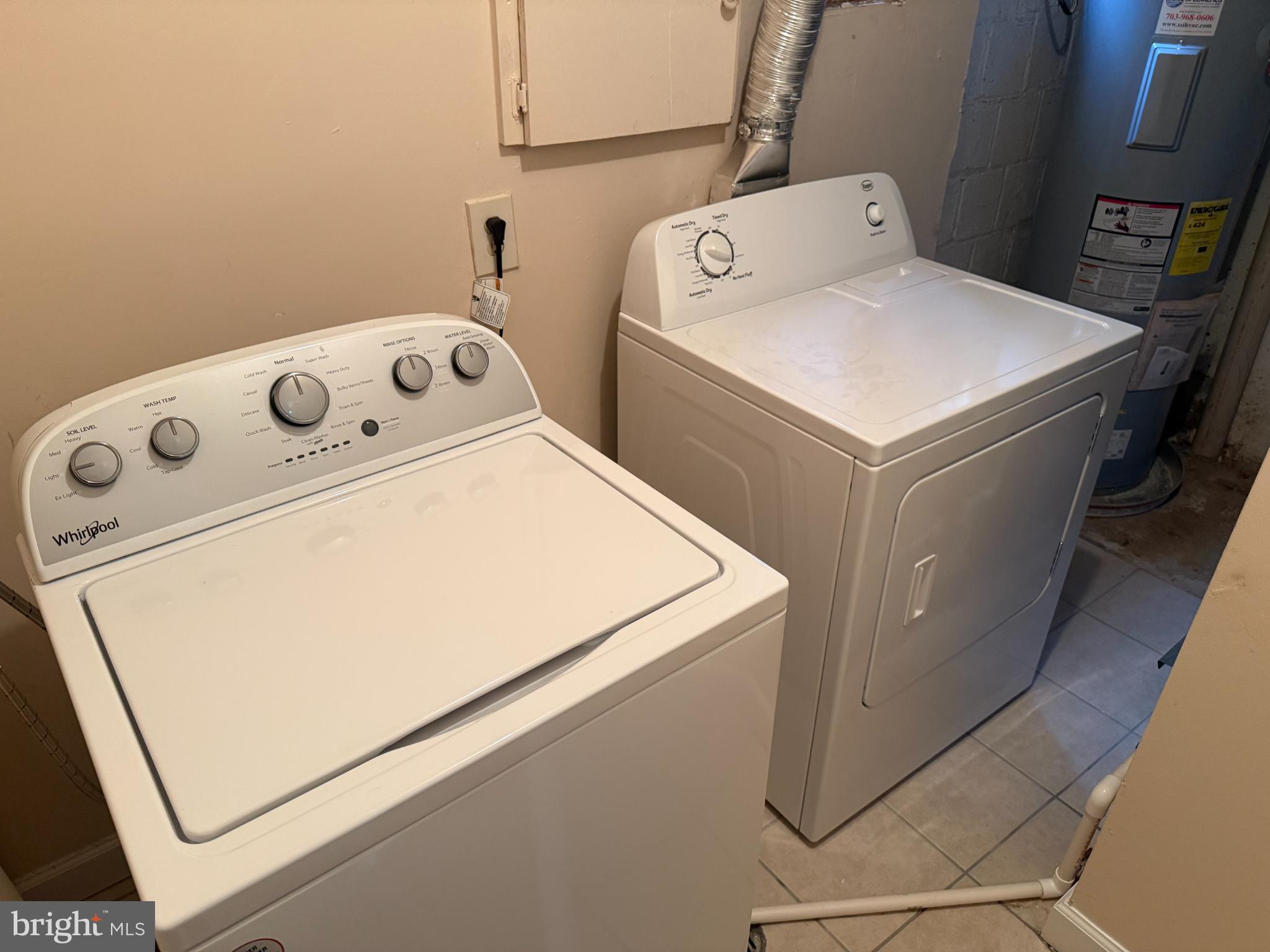 4640 31st Road South, Unit A1 Arlington, VA 22206 - Photo 13 of 15 a utility room with dryer and washer