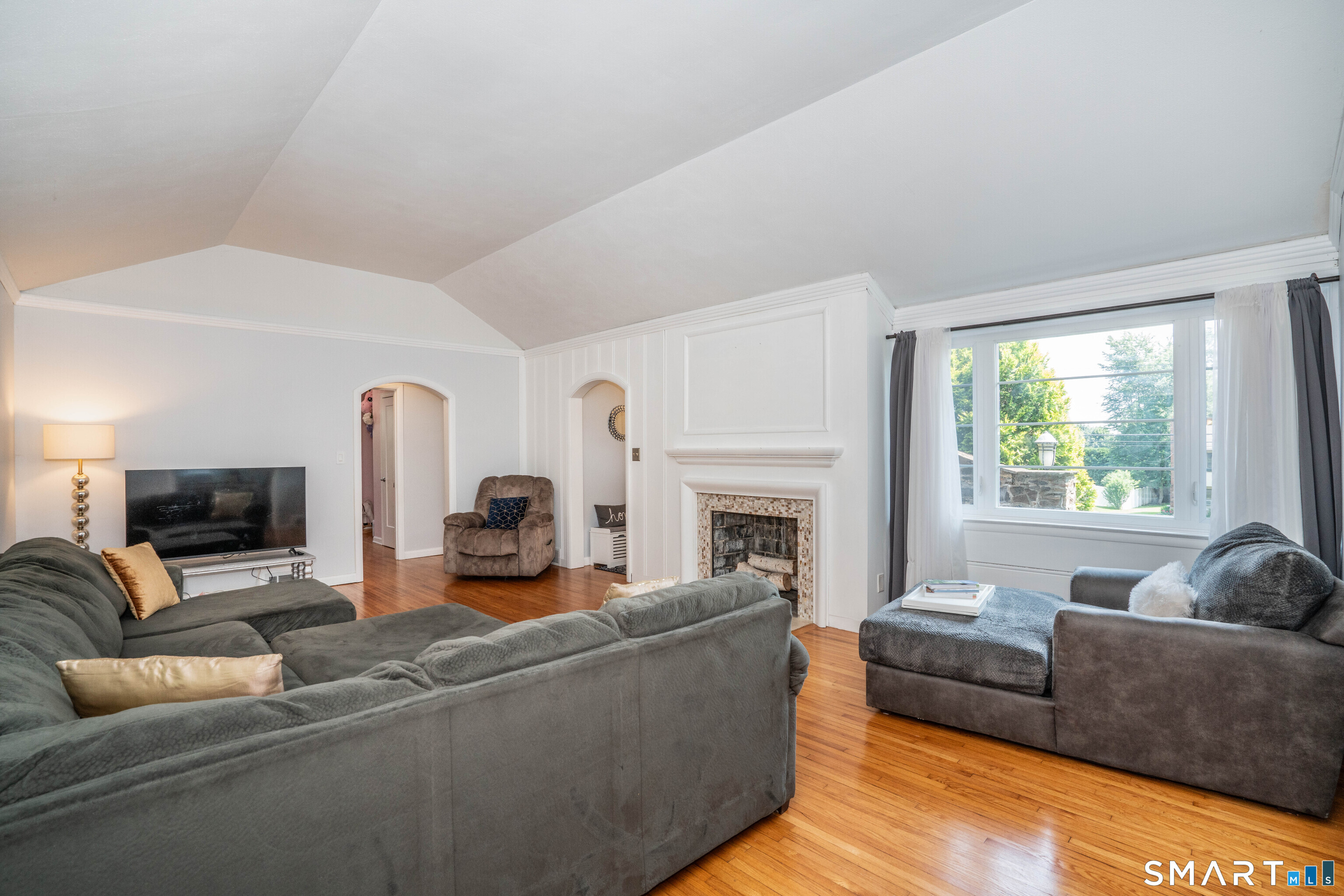 769 Ridge Road Wethersfield, CT 06109 - Photo 4 of 40