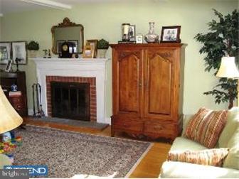 717 Pine Ridge Road Media, PA 19063 - Photo 5 of 12 Living Room