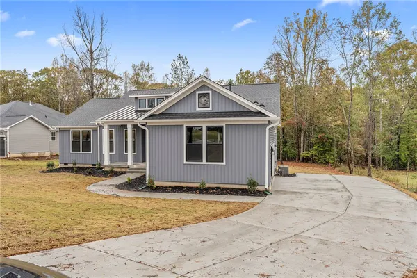 $659,900 | 302 Cross Creek Drive, Seneca, SC 29678