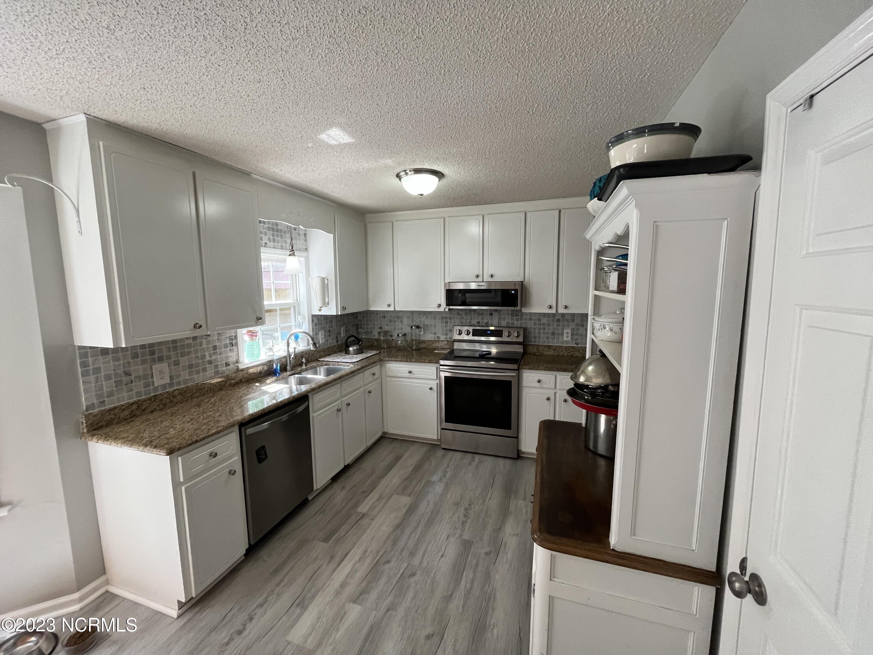 7344 Cornwallis Road Garner, NC 27529 - Photo 8 of 36 Kitchen