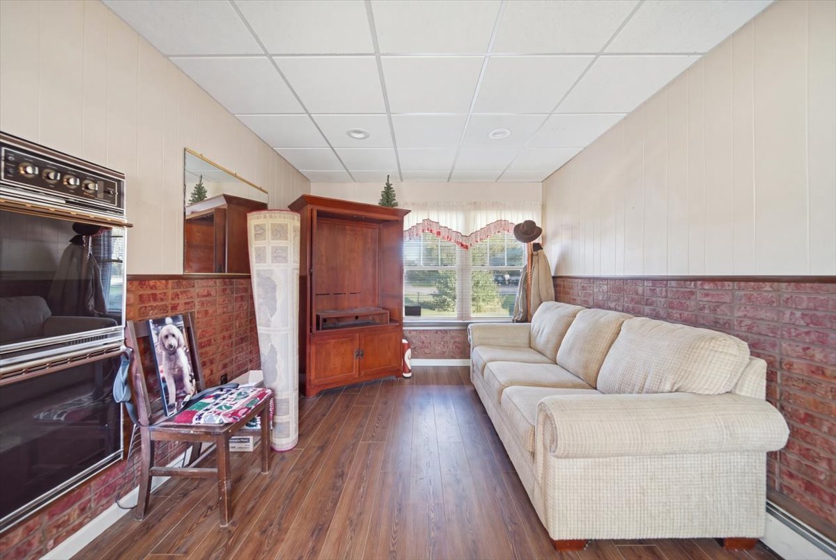 1401 Crane Road Sterling, IL 61081 - Photo 16 of 31 Gallery Image 16