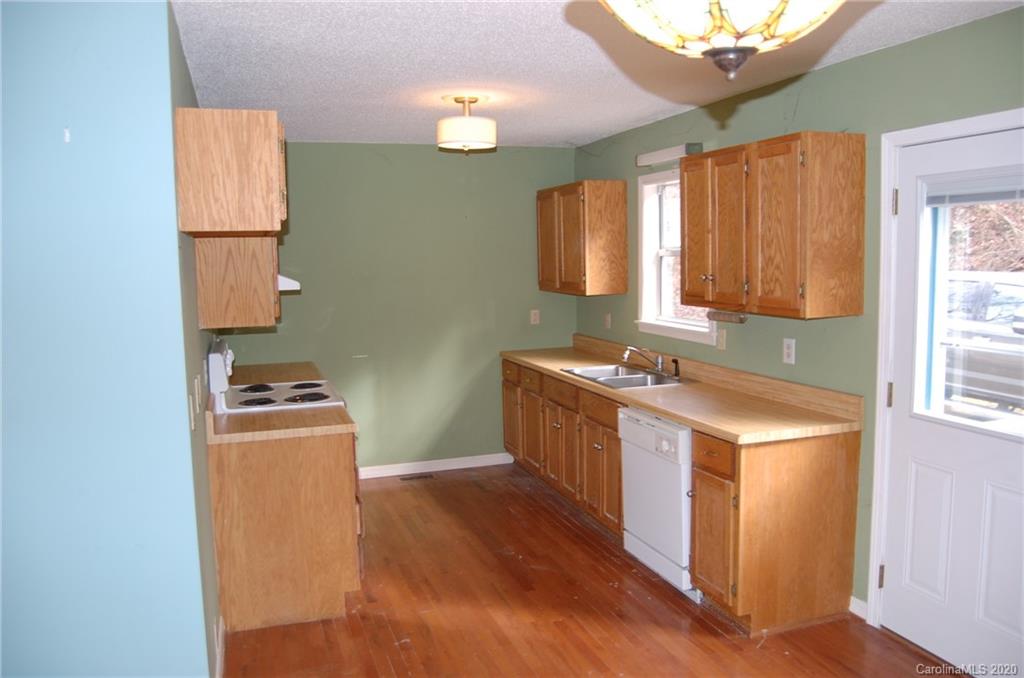 381 Davis Cove Road Waynesville, NC 28786 - Photo 11 of 27 Gallery Image 11
