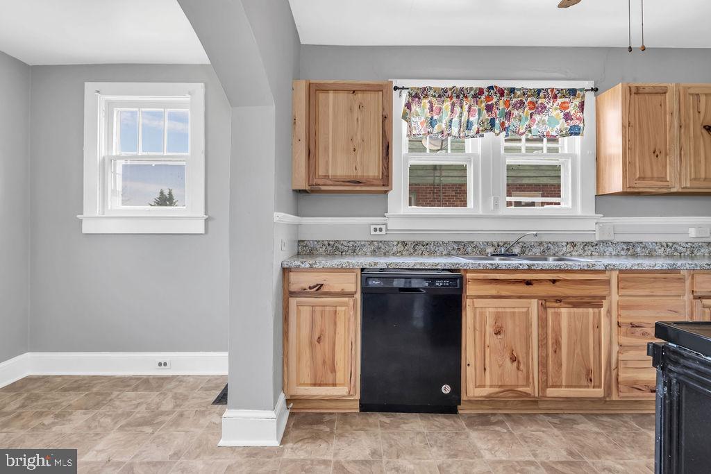 86 Front Royal Road Strasburg, VA 22657 - Photo 11 of 17 Kitchen