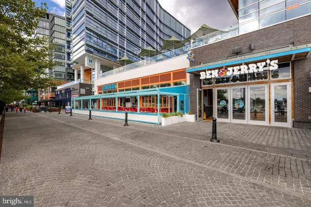 $2,100 | 1101 3rd Street Southwest, Unit 403, Washington, DC 20024