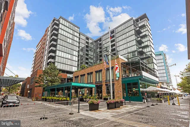 $2,100 | 1101 3rd Street Southwest, Unit 403, Washington, DC 20024