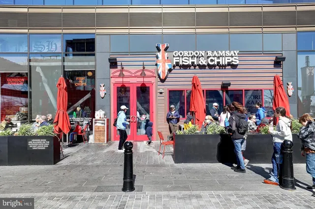 $2,100 | 1101 3rd Street Southwest, Unit 403, Washington, DC 20024