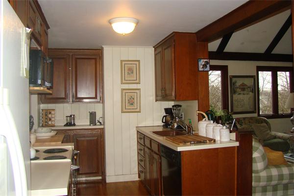 67 Lothrop Road Reading, MA 01867 - Photo 13 of 24 Gallery Image 13