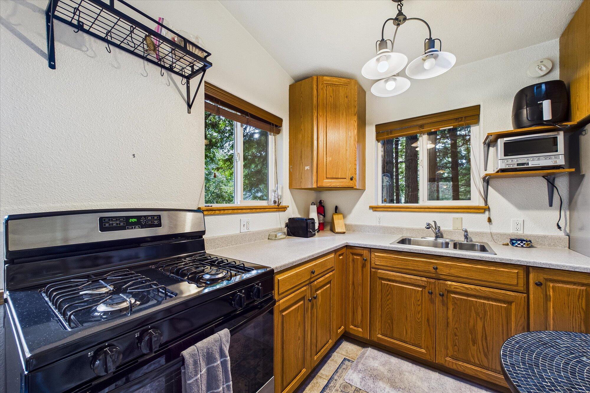 220 Madrone Road Weott, CA 95571 - Photo 16 of 35