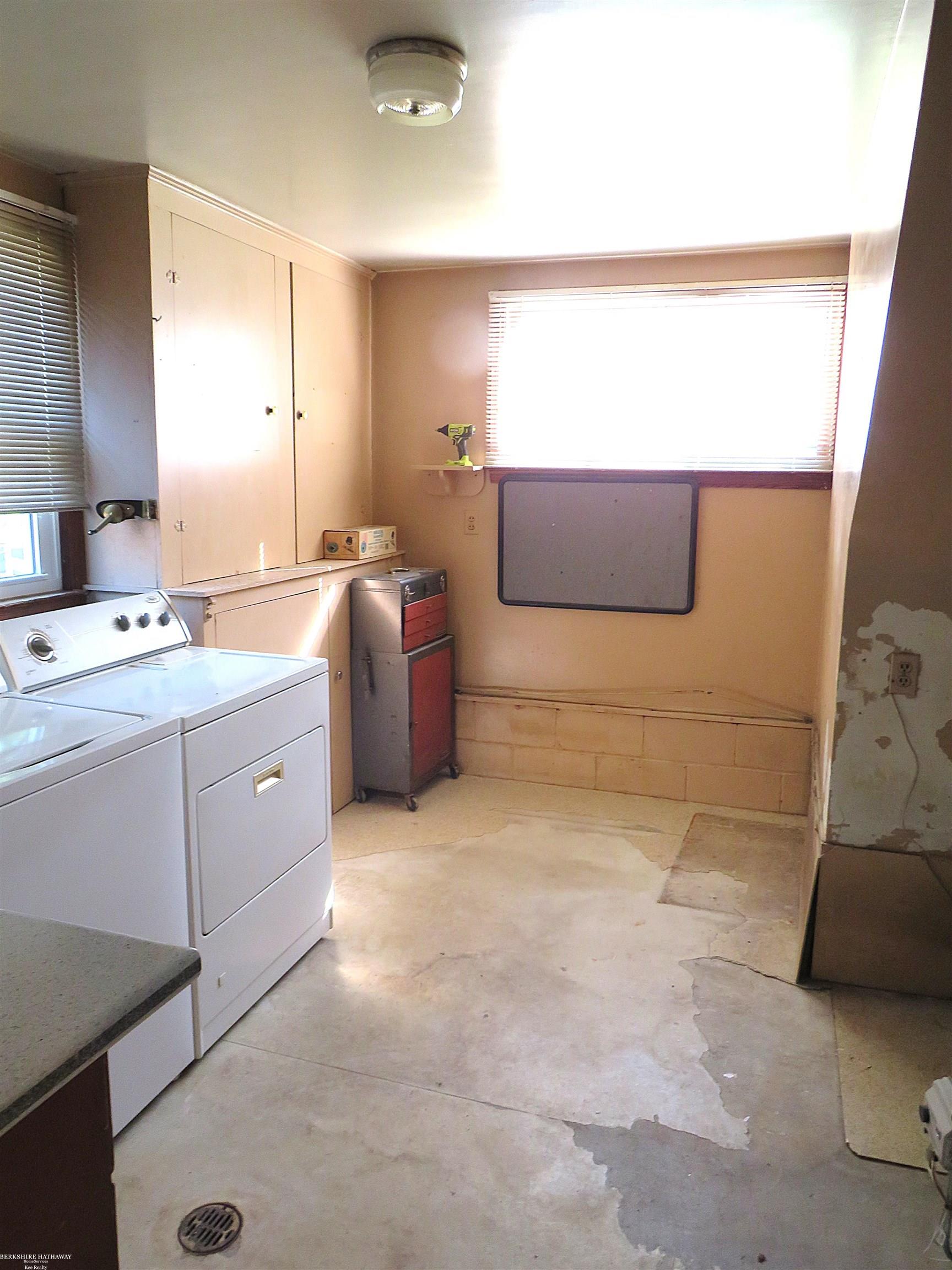 42501 Utica Road Sterling Heights, MI 48314 - Photo 13 of 17