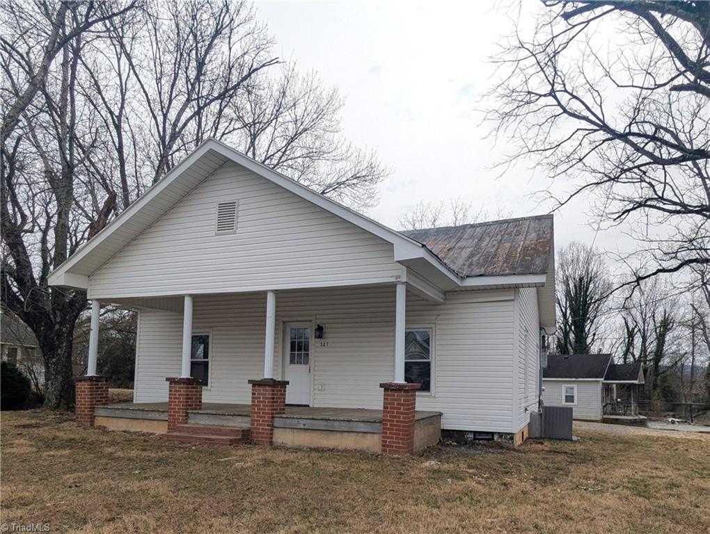 227 Cedarbrook Road Jonesville, NC 28642 - Photo 1 of 15 Front Exterior