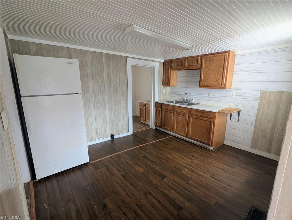 227 Cedarbrook Road Jonesville, NC 28642 - Photo 12 of 15 Kitchen
