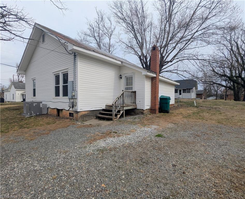 227 Cedarbrook Road Jonesville, NC 28642 - Photo 2 of 15 Rear