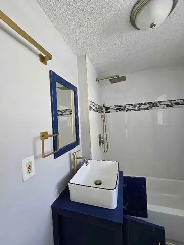 $199,900 | 4330 Merriam Drive, Shawnee, KS 66203