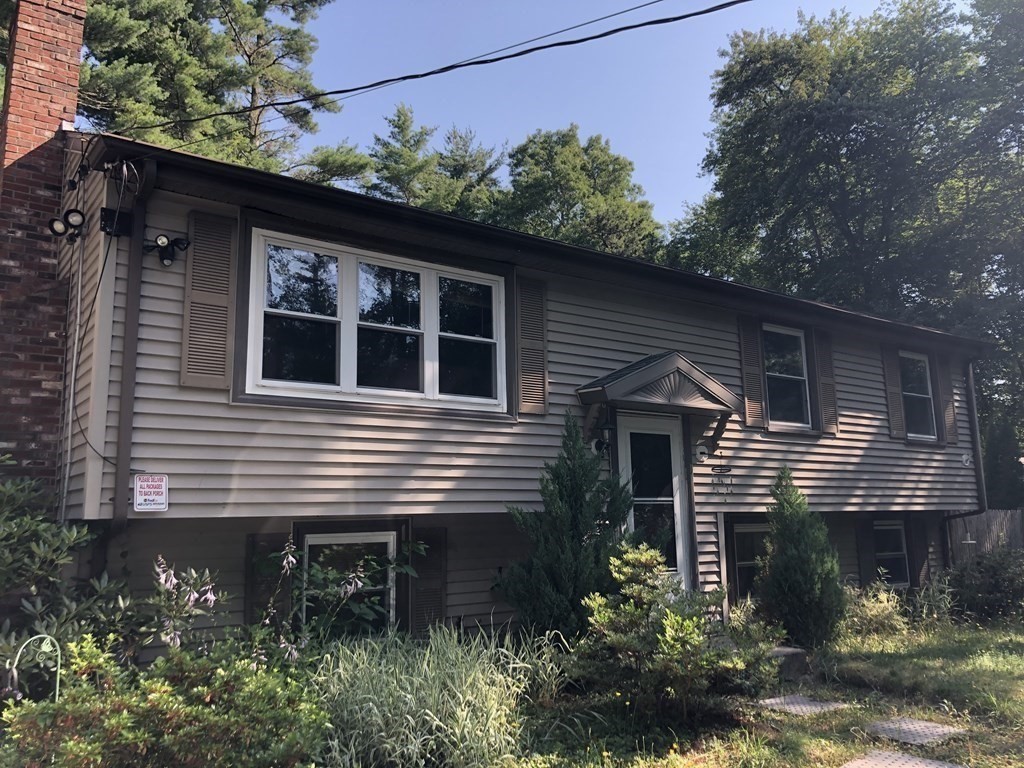 617 Marys Pond Road Rochester, MA 02770 - Photo 3 of 27