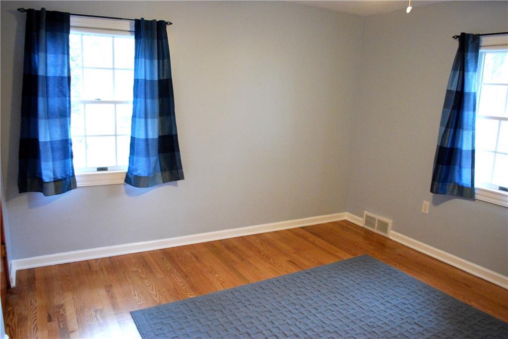 250 Crestmont Road Pittsburgh, PA 15237 - Photo 10 of 23 Third Bedroom gets plenty of Sunlight.