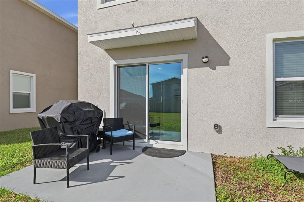 3844 Sunny Spring Street Plant City, FL 33565 - Photo 22 of 26 a living room with furniture