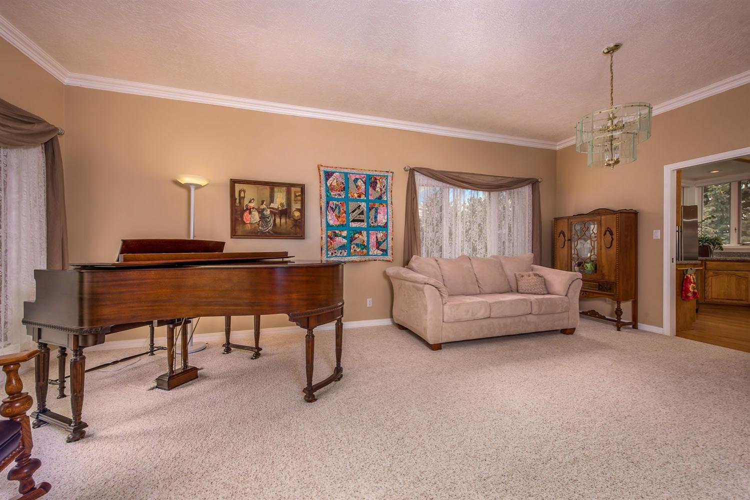 13363 Crystal Springs Road Klamath Falls, OR 97603 - Photo 11 of 23 Additional Photo