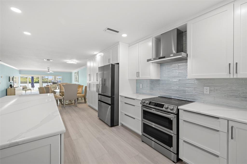 328 Boca Ciega Point Boulevard South St. Petersburg, FL 33708 - Photo 4 of 68